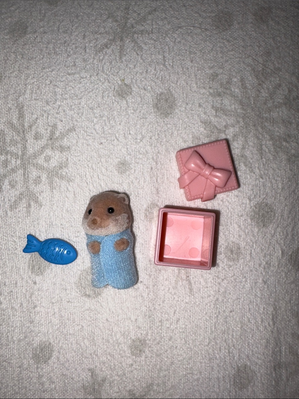 calico critters Otter with Pink Gift Box and Blue Fish